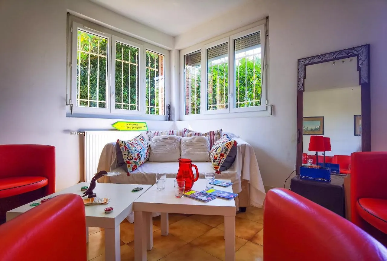 Chambres D'Hotes Avignon Bed & Breakfast